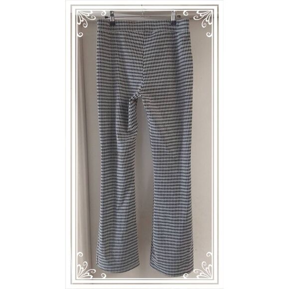 NWOT~Ambiance Classy Black & White Houndstooth Stretch Flare Leg Pants Sz L - Picture 2 of 3